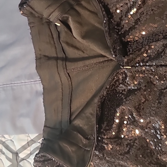 Black sequin ladies suit - Picture 8 of 16